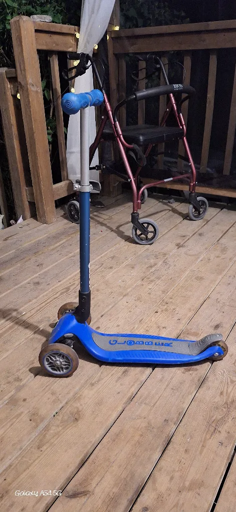 Globber Kids' Scooter - Blue thumbnail