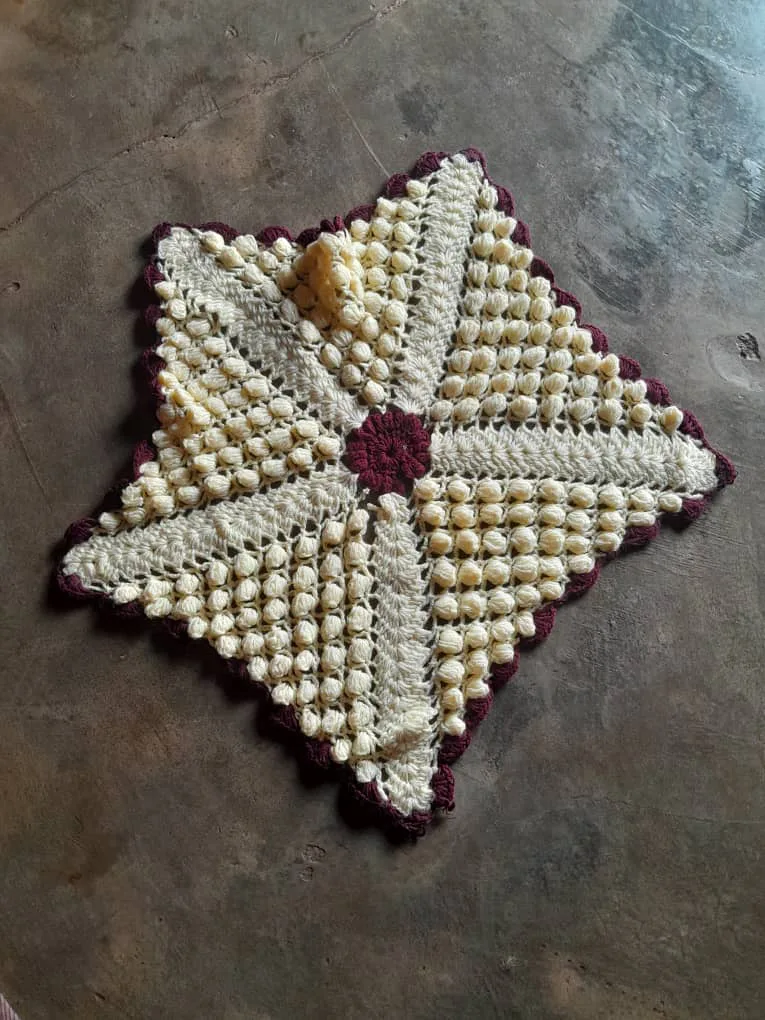 Handmade Knitted Doilies image indicator(4)