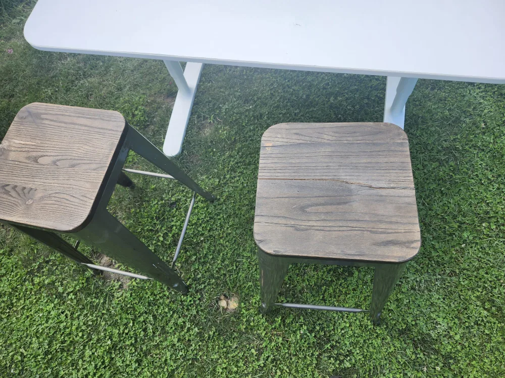 Dining Table and 4 Stools image indicator(4)