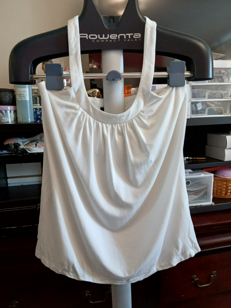 👀👀♥️TART 👀♥️White Tank Top - Size Small