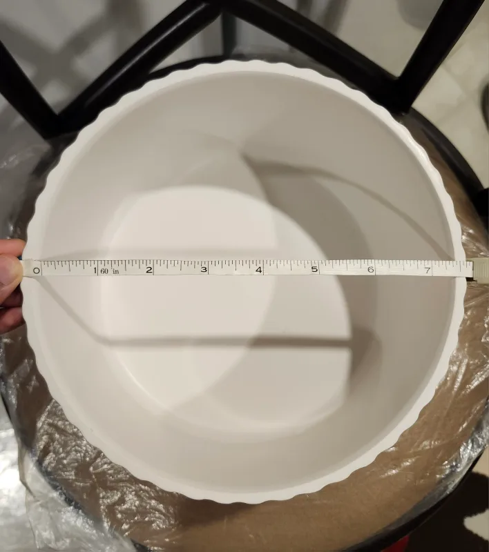 White Ceramic Ribbed Planter image indicator(5)