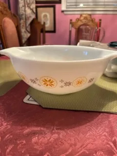 Vintage Pyrex & Enamelware Bowls thumbnail