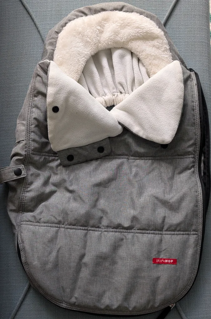 HALO Sleepsack Swaddle & Skip Hop Car Seat Cover image indicator(5)