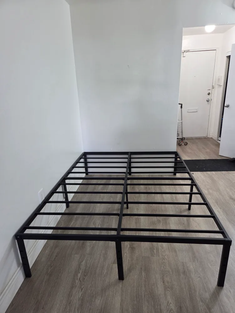 Queen Size Metal Bed Frame - Black image indicator(4)