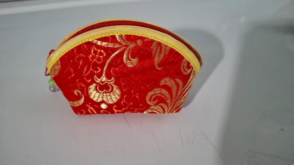 Red & Gold Coin Purse 🇨🇦 thumbnail
