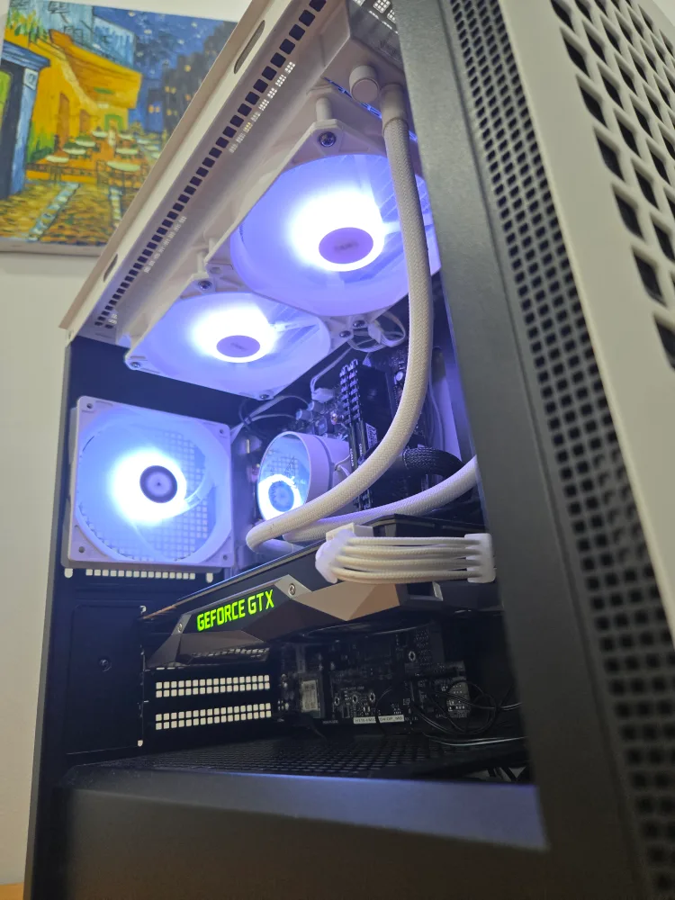 White PC Case with Fans image indicator(2)