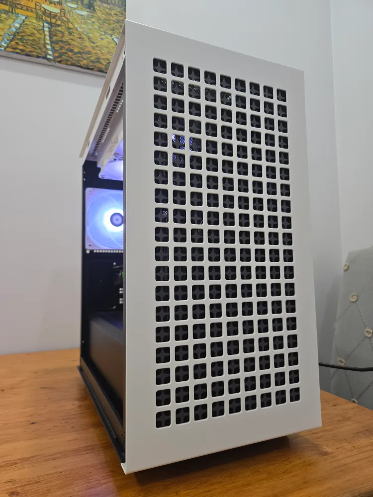 White PC Case with Fans image indicator(4)