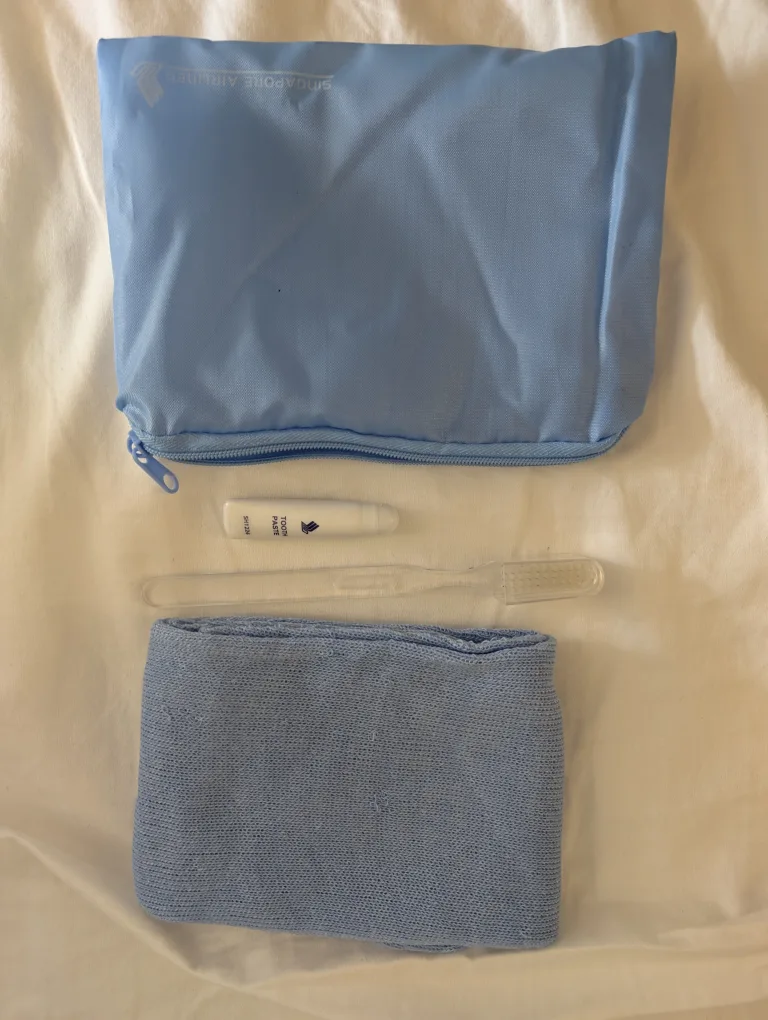 Brand New Singapore Airlines Amenity Kit thumbnail