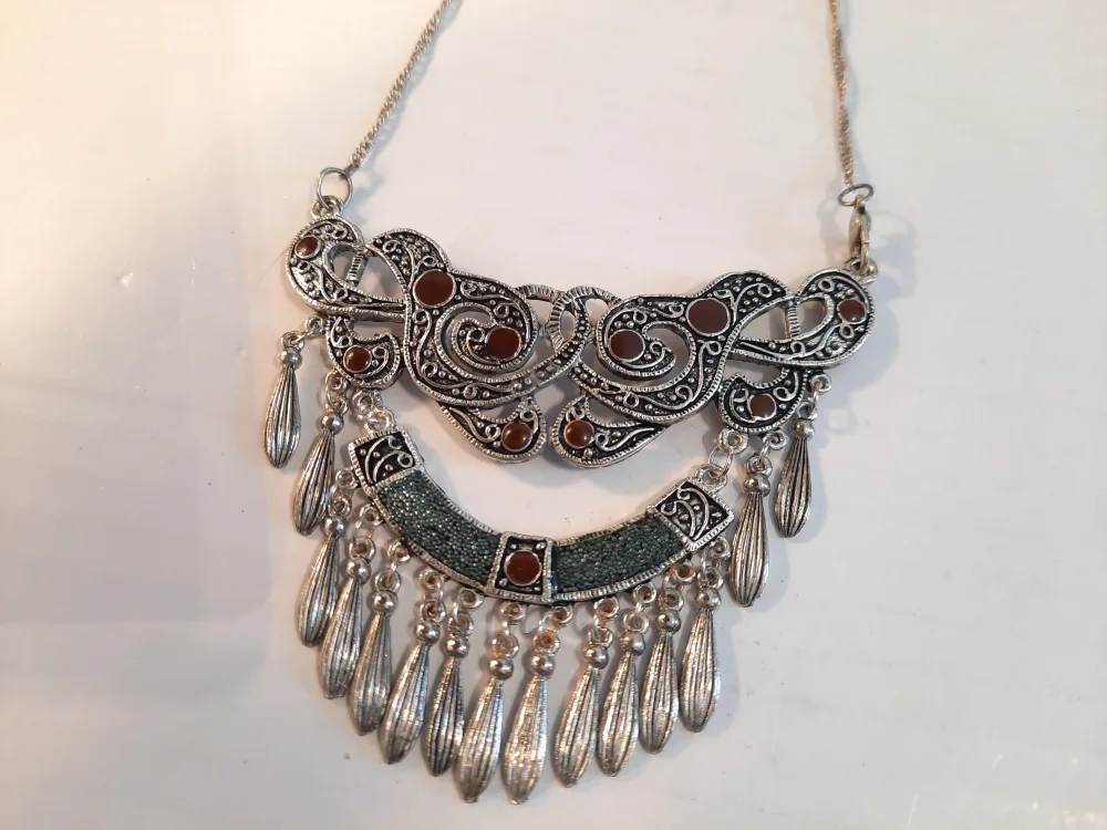 Silver-tone Statement Necklace image indicator(4)