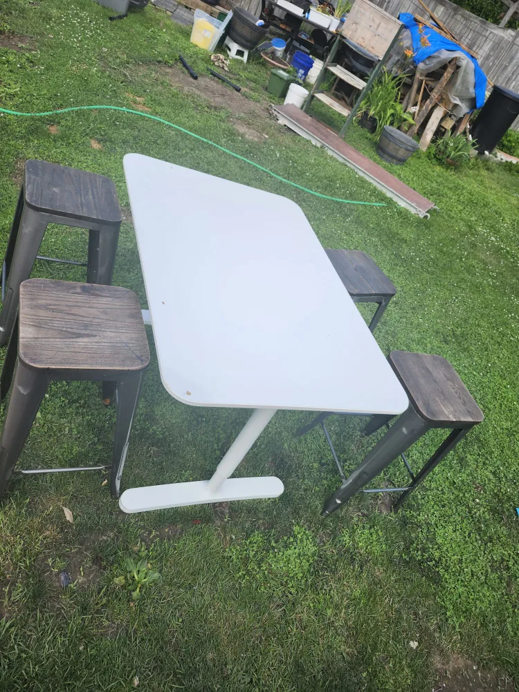 Dining Table and 4 Stools image indicator(2)