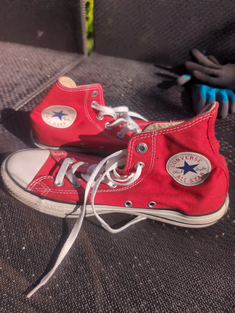 Converse Chuck Taylor All Star High Tops - Red, Size 7.5 thumbnail