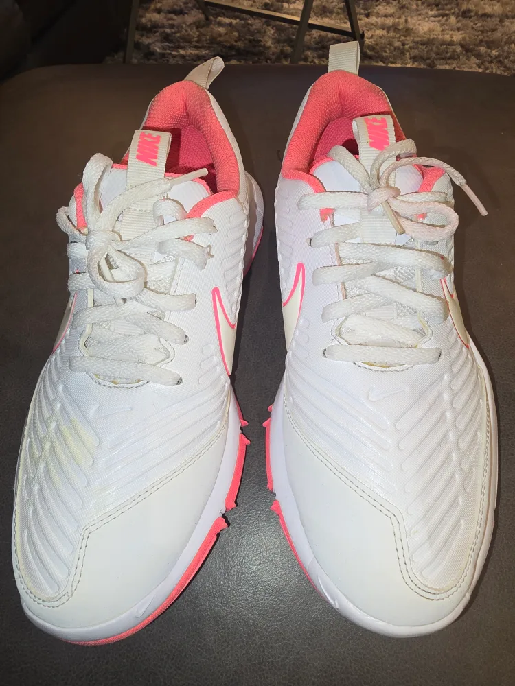 Nike Zoom HyperAce 2 White/Pink Shoes - Size 7 thumbnail
