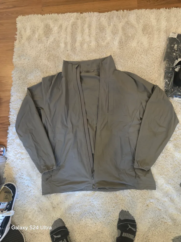 Lululemon Men's Jacket, Size Unknown image indicator(4)