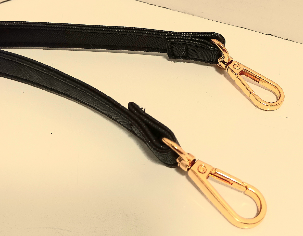 👜Adjustable Black Bag Strap with Gold Hardware👜