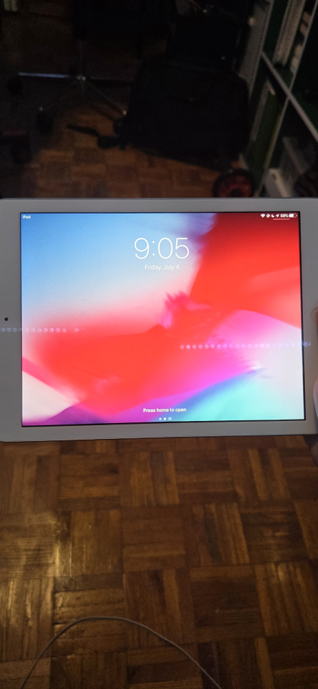 Apple iPad - photo 3