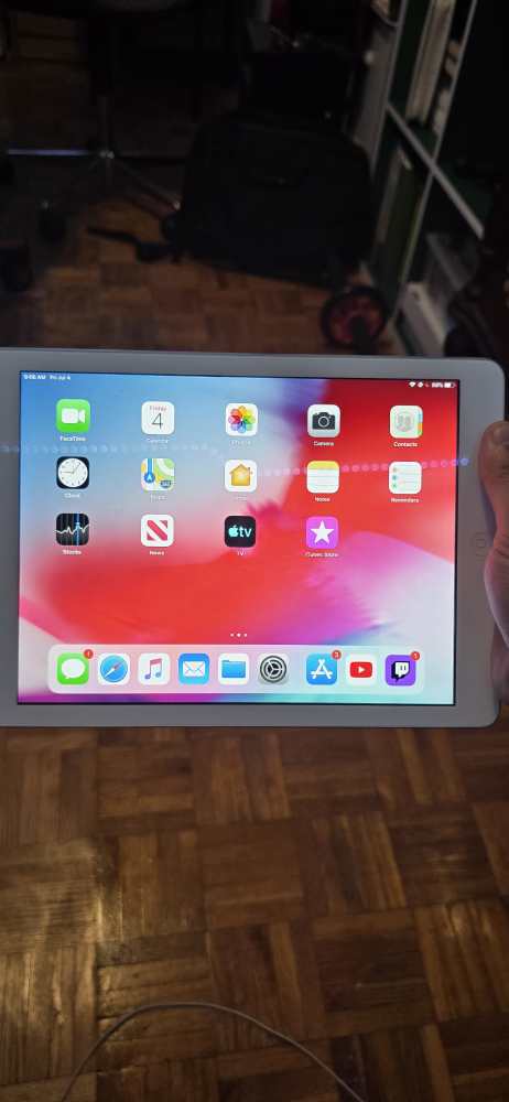 Apple iPad - photo 4