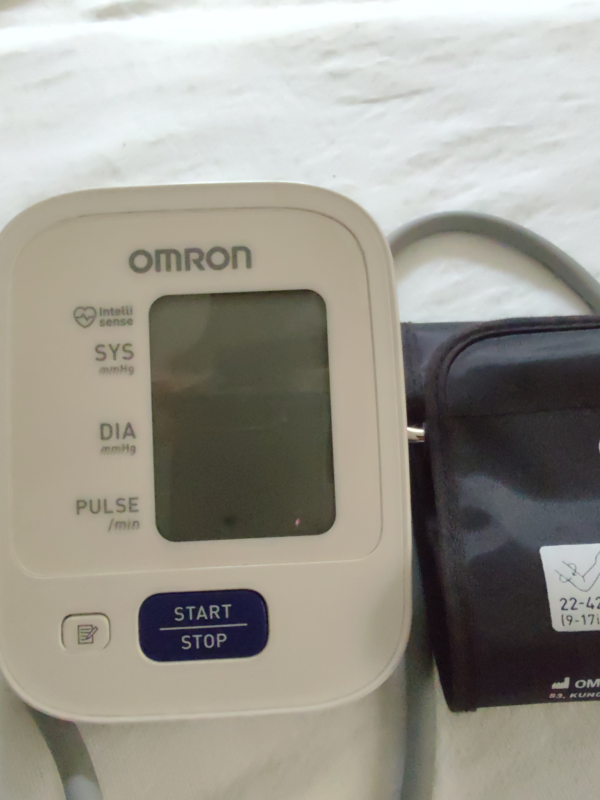 Omron Blood Pressure Monitor 🧡 - photo 3