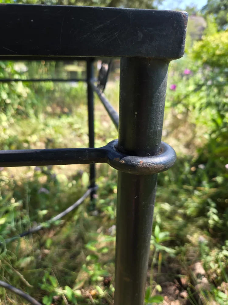 solid black steel dining table base image indicator(4)