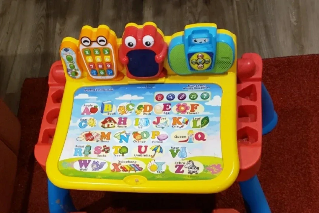 VTech Touch & Learn Activity Desk thumbnail