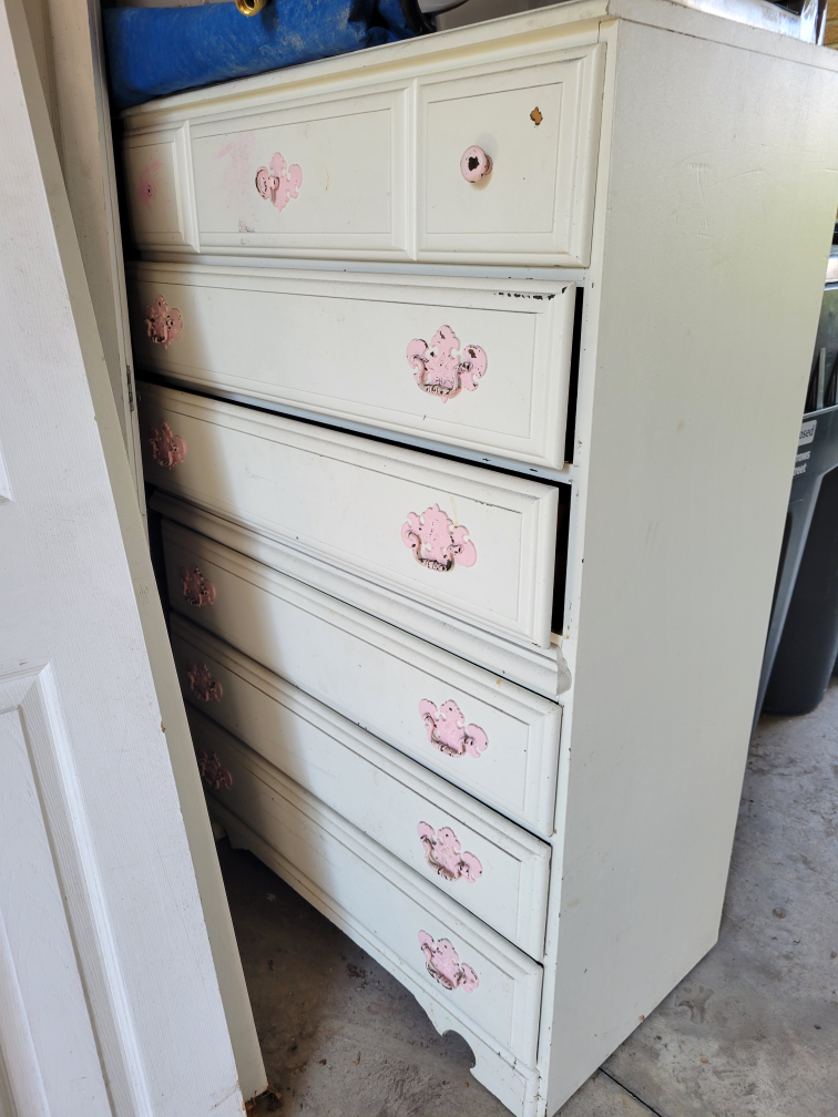 White 6-Drawer Dresser