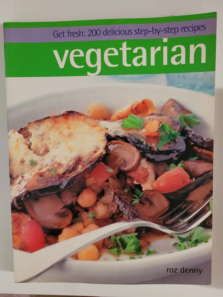 Vegetarian Cookbook by Roz Denny 🇨🇦 thumbnail