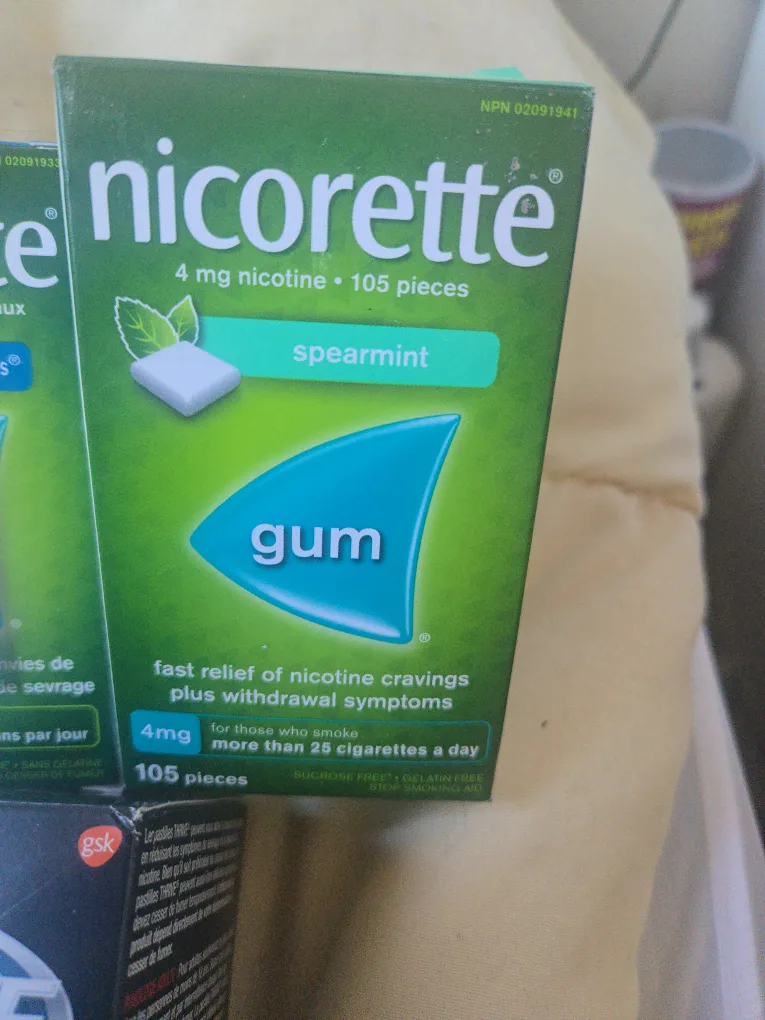 Nicorette 4mg Spearmint Gum (105 pieces) thumbnail