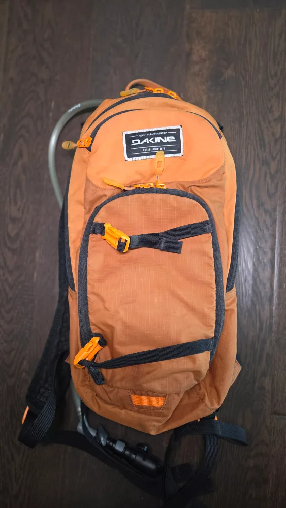 Dakine Orange Hydration Pack image indicator(3)