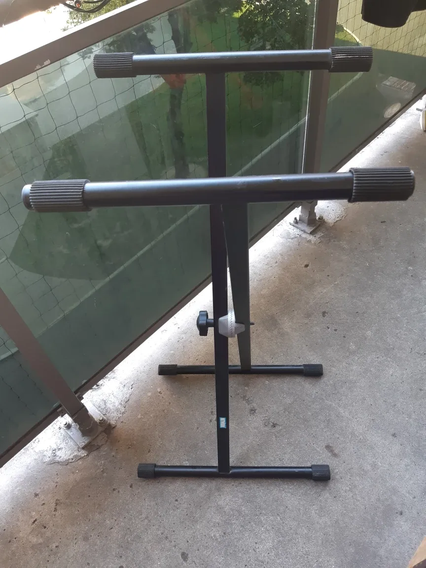Keyboard Stand - Black 🇨🇦 thumbnail