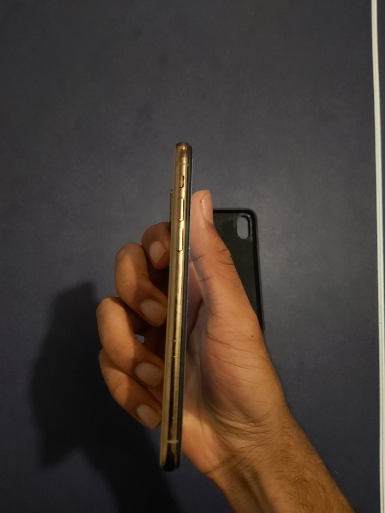 IPhone Xs Gold - photo 3
