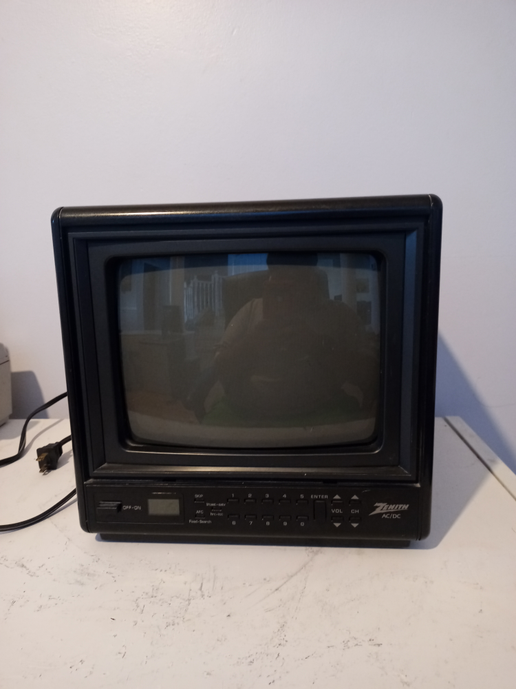 Zenith J0930Y CRT TV