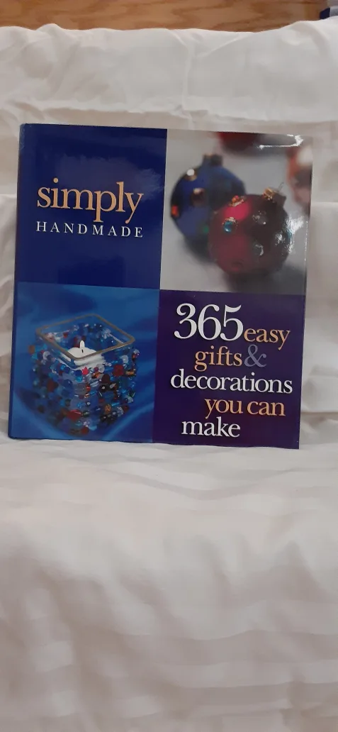 Simply Handmade: 365 Easy Gifts & Decorations thumbnail