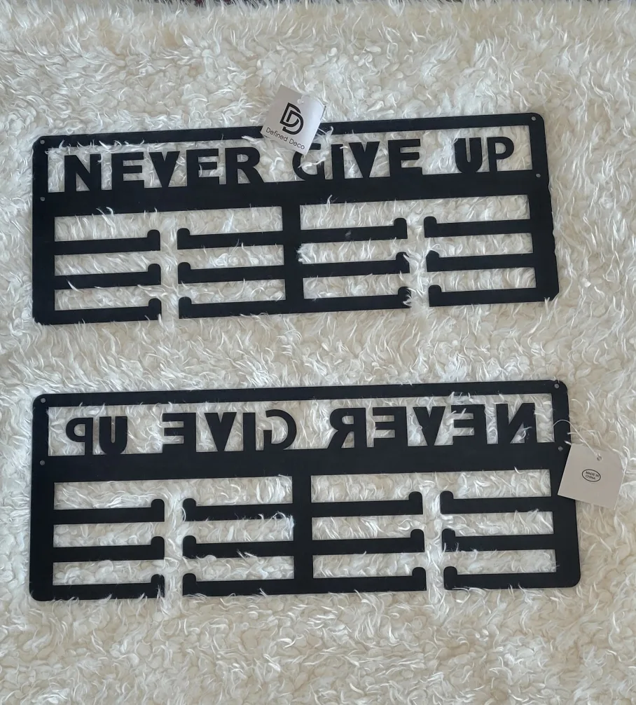 BNWT Metal Medal Hanger 🇨🇦 image indicator(3)