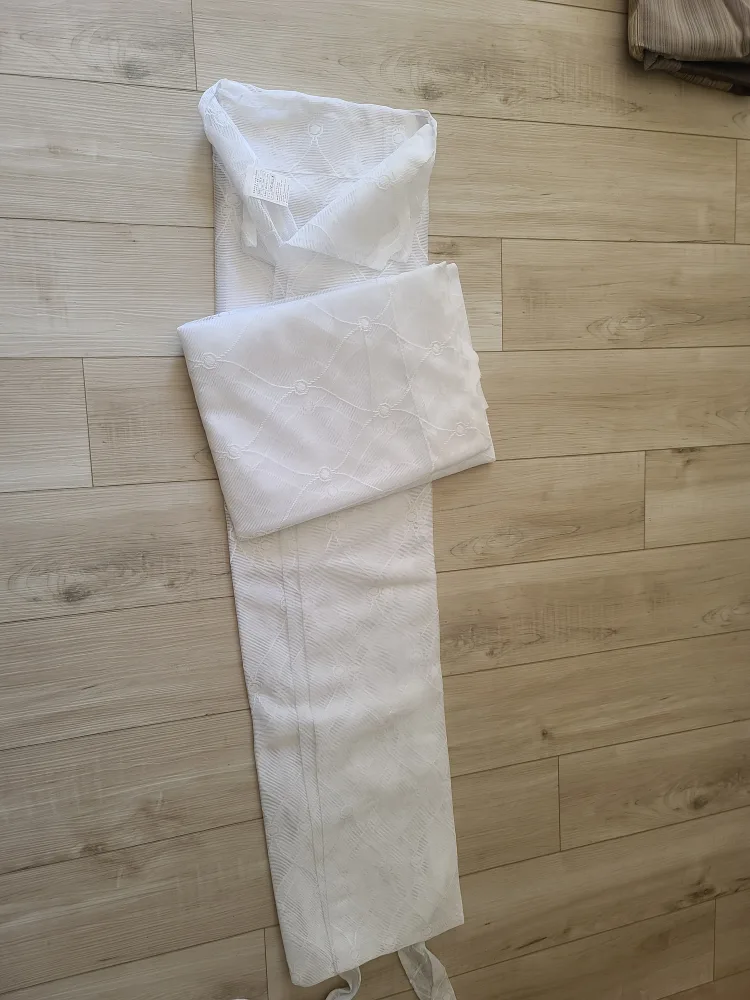 White Lace Curtain - Gently Used thumbnail