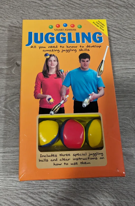 Juggling Set with Balls & Guide thumbnail