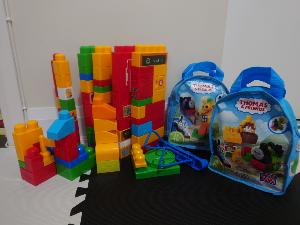 Mega Bloks Thomas & Friends Set + school