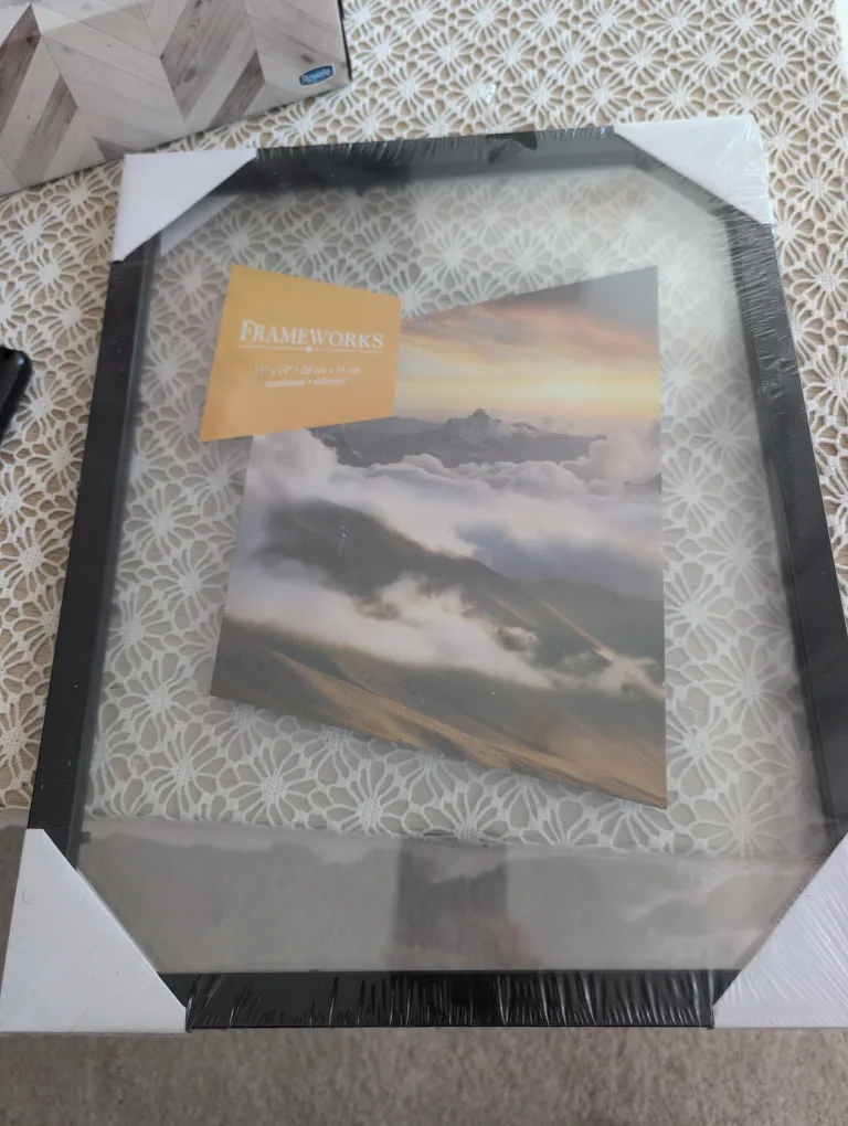 Frameworks 11" x 14" Picture Frame thumbnail