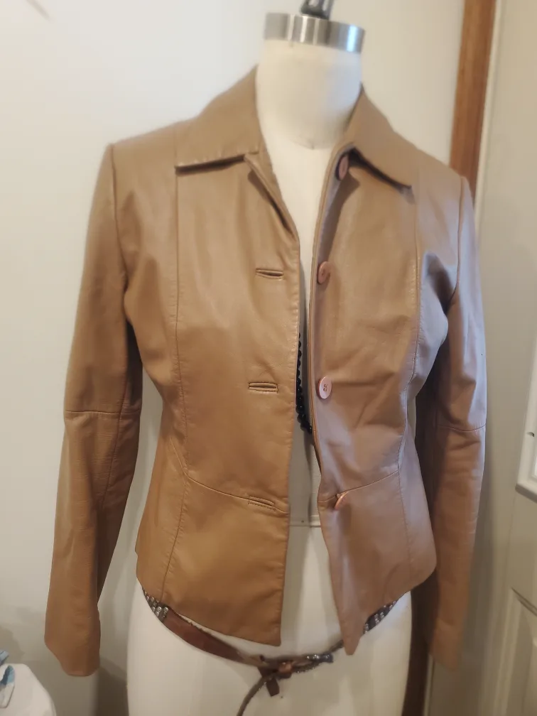 Danier leather size 6 thumbnail