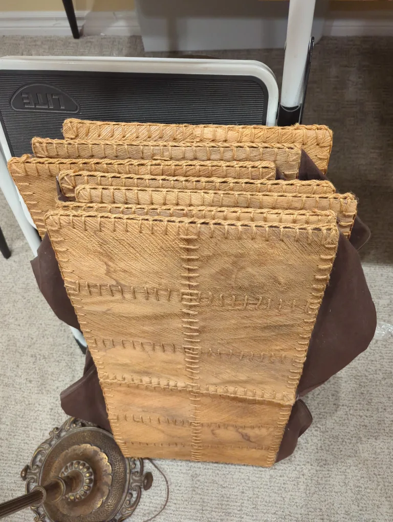 7 Wicker Storage Box with Brown Interior image indicator(3)