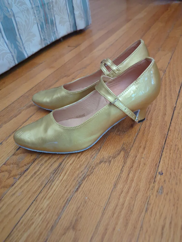 Gold Mary Jane Style Heels 🇨🇦 thumbnail