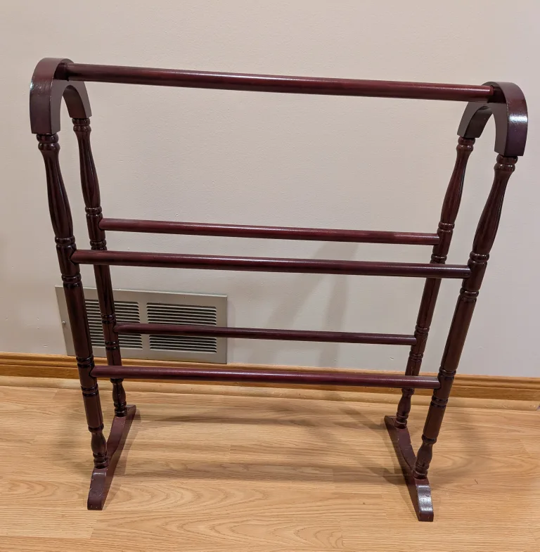 Wooden Quilt/Blanket Rack - thumbnail