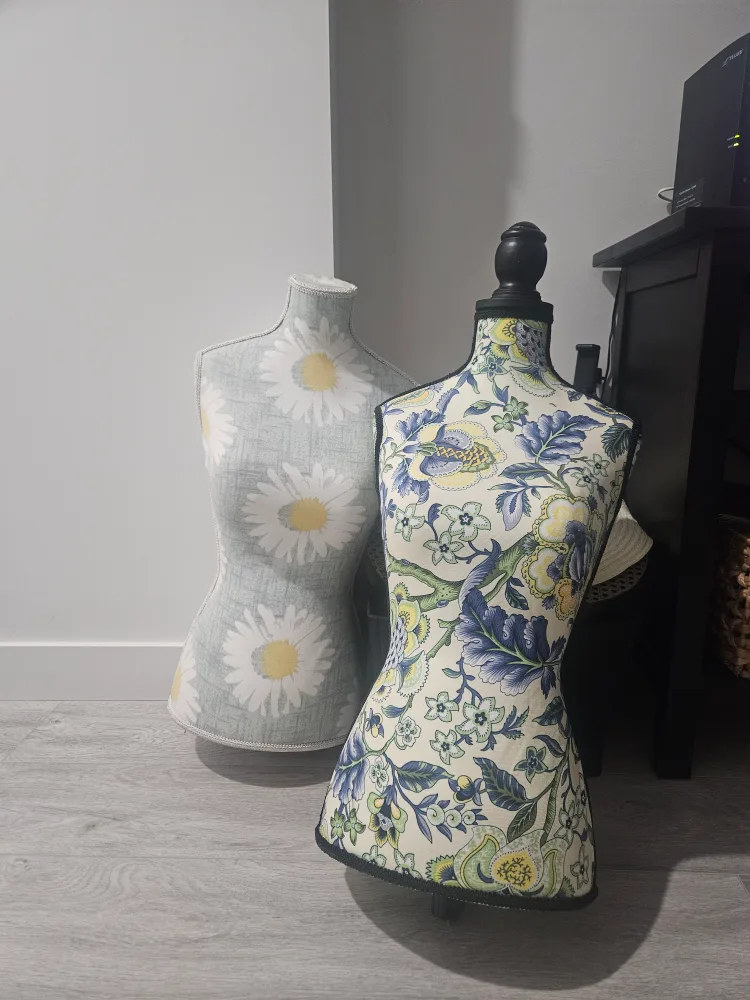Floral Patterned Dress Form Mannequins thumbnail