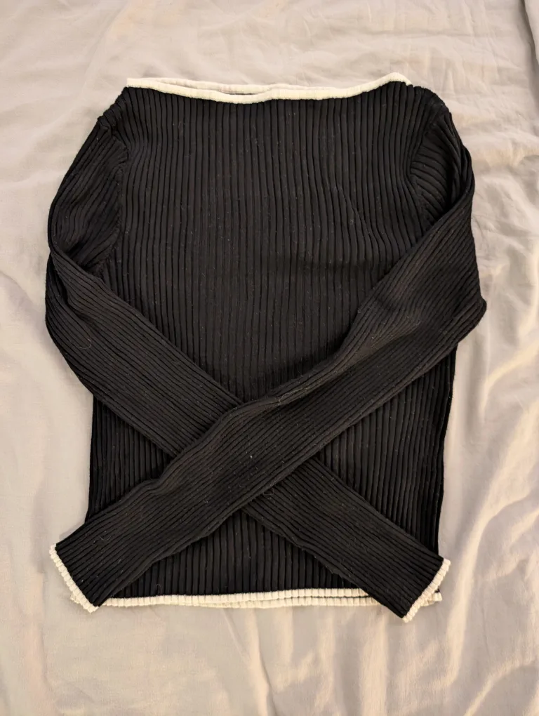 H&M Black Ribbed Long Sleeve Top - Size L thumbnail