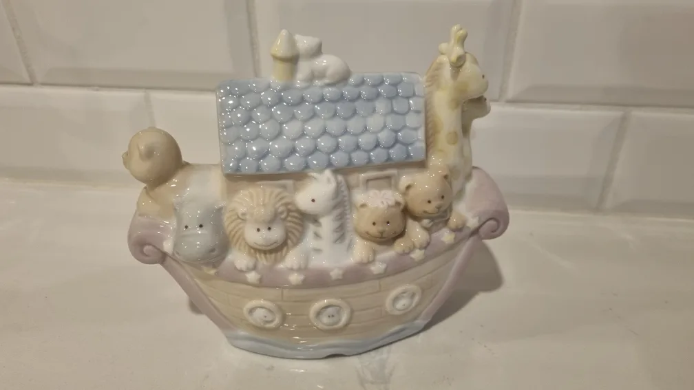 Kids Decor, Figurines & piggy banks image indicator(3)