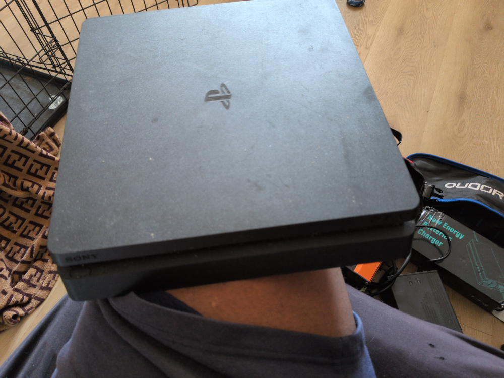 Sony PlayStation 4