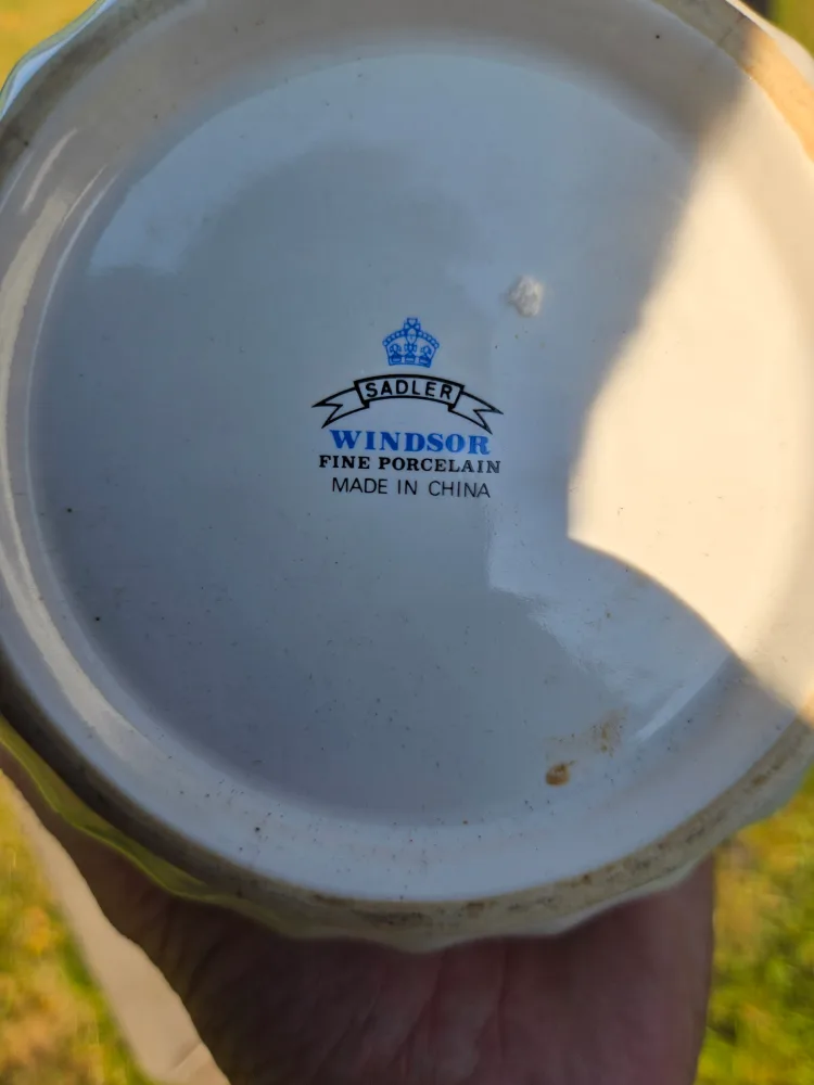 Sadler Windsor Fine Porcelain Teapot image indicator(4)