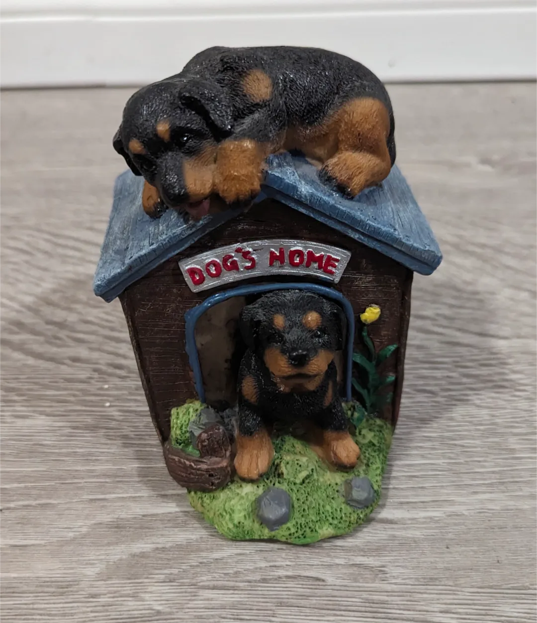 Brand New Dog House Piggy Bank thumbnail