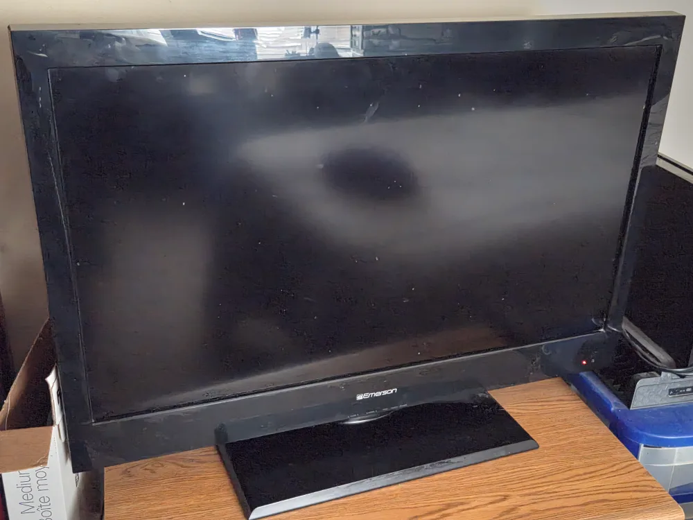 Emerson TV and PS4 Dual Controller Charger thumbnail