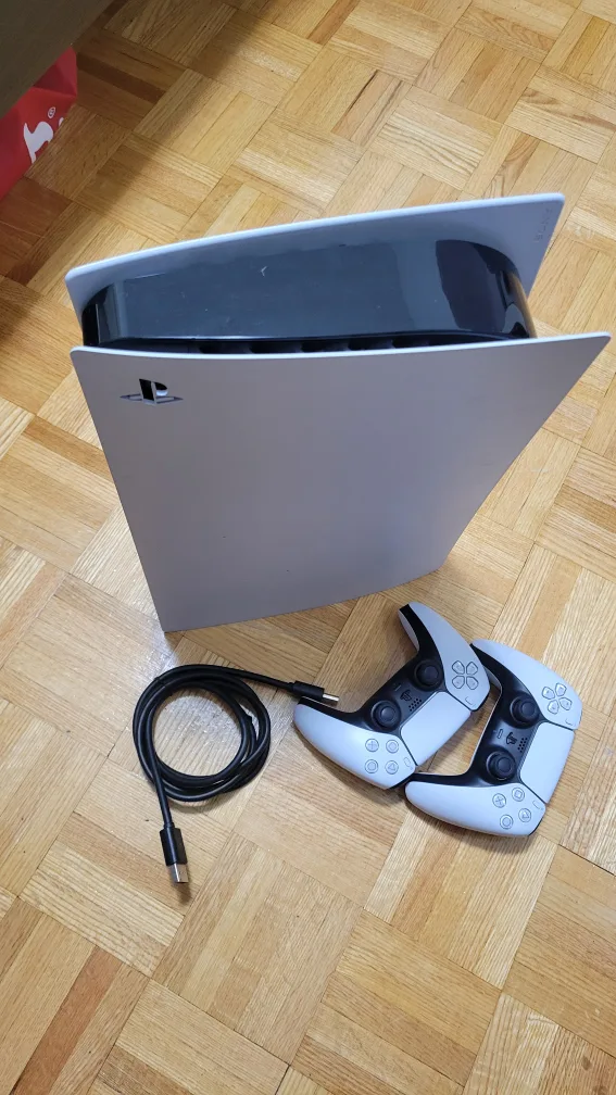 PlayStation 5 Digital Edition Console image indicator(2)