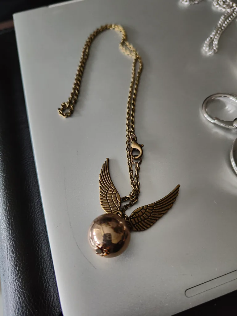 Harry Potter Golden Snitch Necklace image indicator(2)