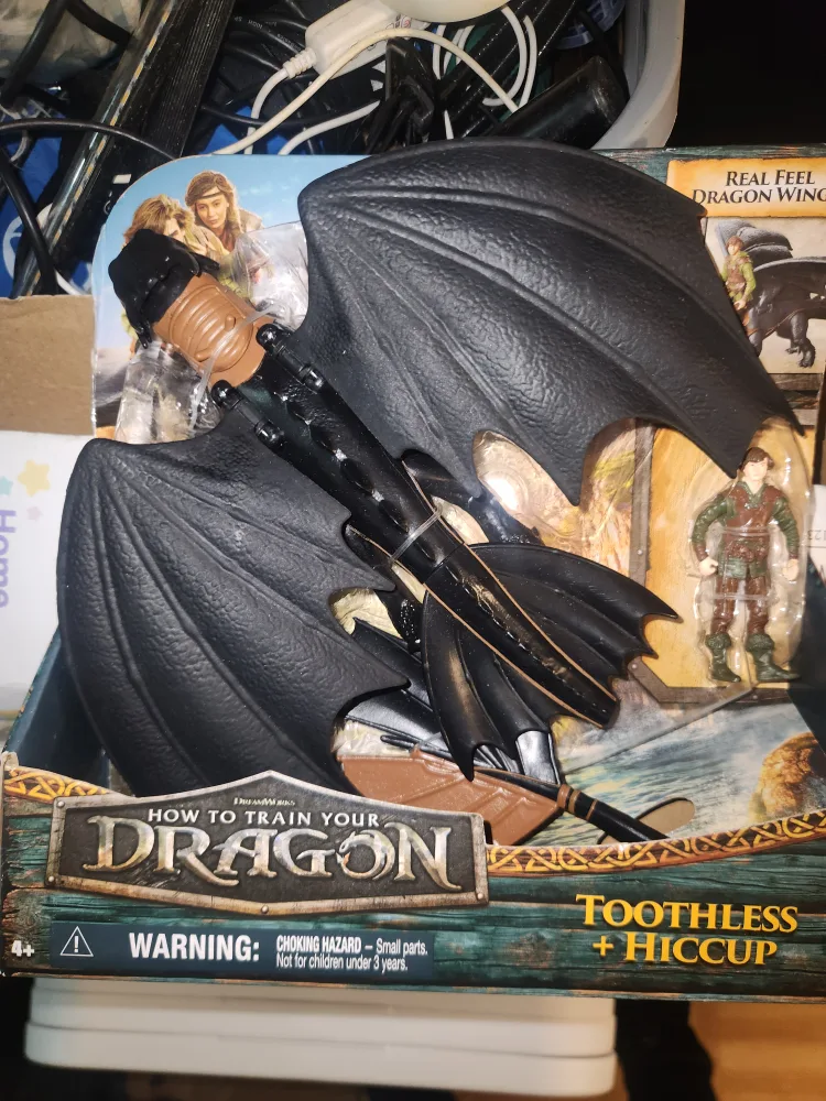 How to Train Your Dragon Toothless + Hiccup Figure thumbnail